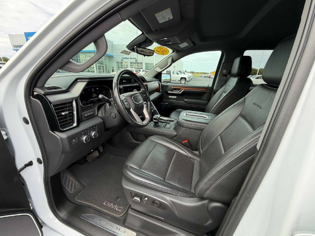Used 2022 GMC Sierra 1500 Denali w/ Technology Package AWD/4WD image 18