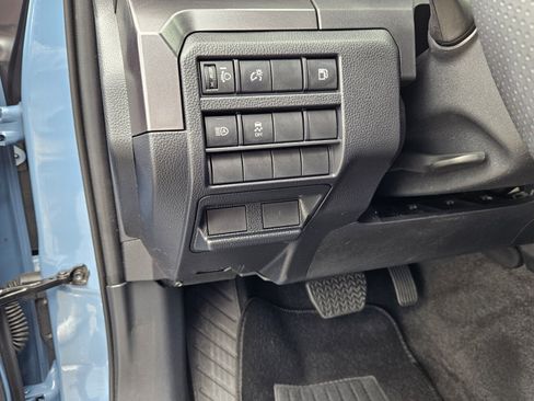 Certified 2025 Toyota 4Runner SR5 AWD/4WD image 15