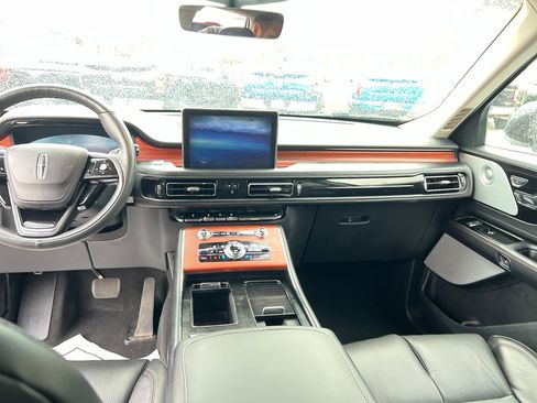 Used 2024 Lincoln Aviator Reserve w/ Equipment Group 201A image 9