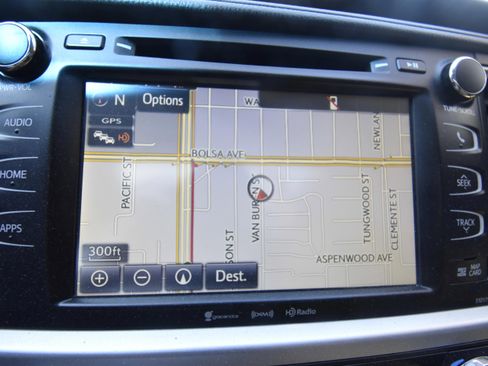 Used 2017 Toyota Highlander XLE image 11