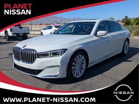 Used 2022 BMW 740i w/ Premium Package RWD image 1