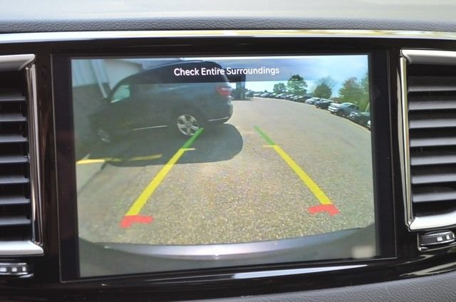 Used 2023 Chrysler Pacifica Touring-L FWD image 29