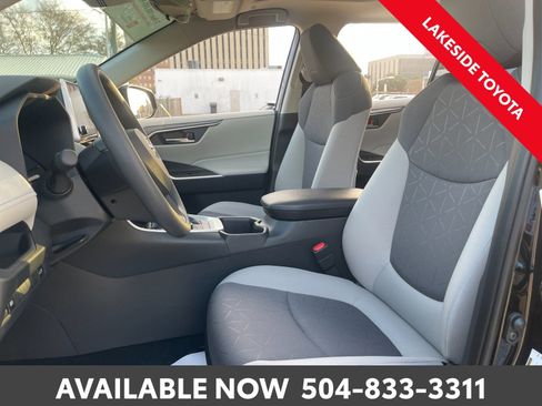 Certified 2025 Toyota RAV4 XLE image 28