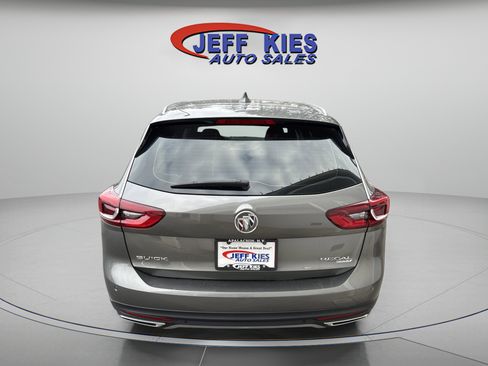 Used 2018 Buick Regal Preferred w/ Sights and Sounds Package image 6