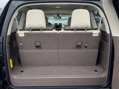 Used 2011 Cadillac SRX Luxury w/ LPO, Protection Package image 25