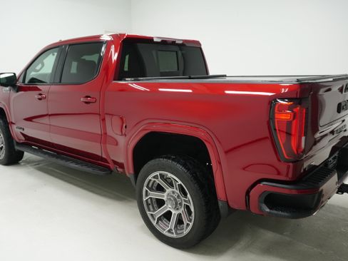 Used 2025 GMC Sierra 1500 AT4 w/ AT4 Premium Package AWD/4WD image 5