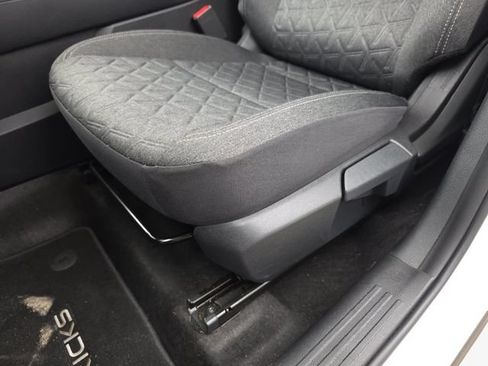Used 2026 Nissan Kicks SV FWD image 28