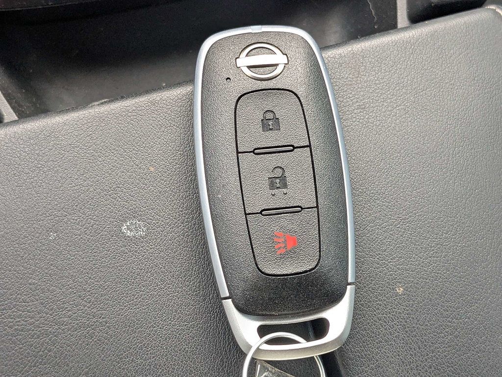 Used 2023 Nissan Rogue S FWD image 33