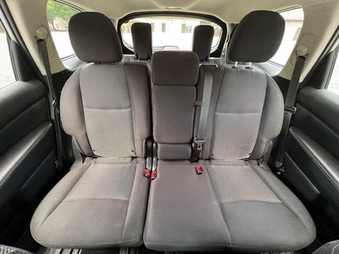 Used 2019 Nissan Pathfinder SV FWD image 16