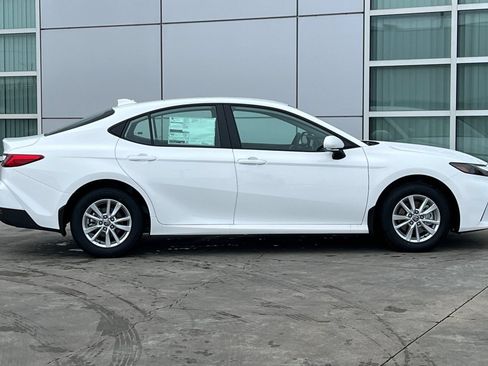Used 2025 Toyota Camry LE w/ Convenience Package AWD/4WD image 3