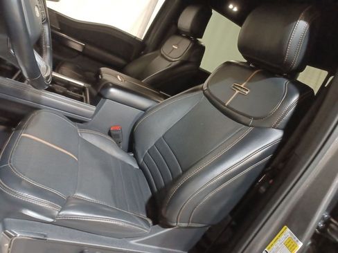 Used 2023 Ford F250 Platinum image 13