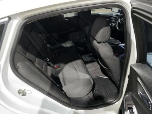 Used 2018 Chevrolet Malibu LT image 30