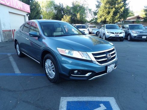 Used 2013 Honda Crosstour EX image 2