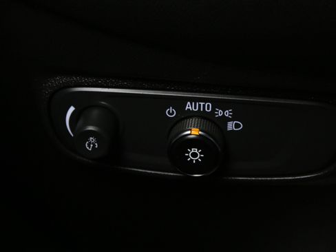 Used 2023 Chevrolet Equinox RS w/ LPO, Floor Liner Package FWD image 16
