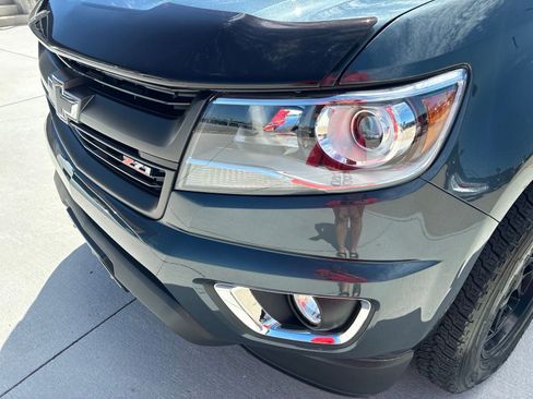 Used 2019 Chevrolet Colorado Z71 AWD/4WD image 11