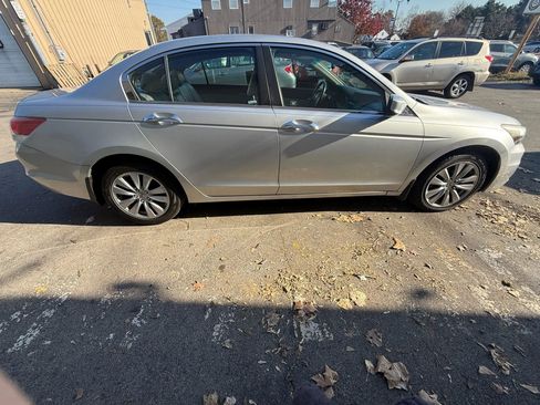 Used 2011 Honda Accord EX-L image 9
