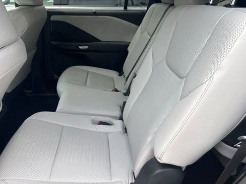 Used 2025 Lexus TX 350 AWD w/ Technology Package image 4