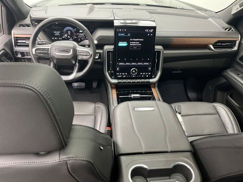 Certified 2025 GMC Yukon Denali w/ Sun & Power Step Package AWD/4WD image 17