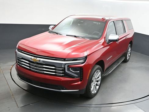 New 2025 Chevrolet Suburban Premier image 31