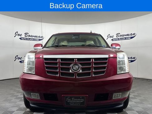 Used 2007 Cadillac Escalade EXT w/ Information Package AWD/4WD image 3