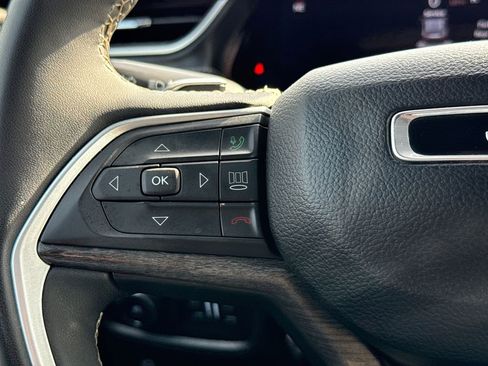 Used 2024 Jeep Grand Cherokee L Limited w/ Luxury Tech Group II image 28