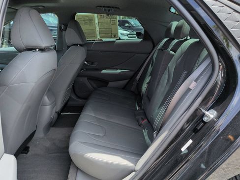 Used 2024 Hyundai Elantra SEL w/ Convenience Package FWD image 13