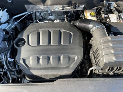 Used 2024 Volkswagen Atlas Cross Sport SE image 34