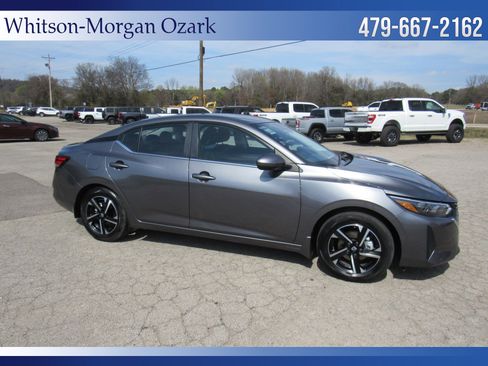 Used 2025 Nissan Sentra SV w/ Trunk Package image 17