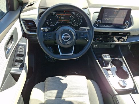 Used 2021 Nissan Rogue SV AWD/4WD image 11