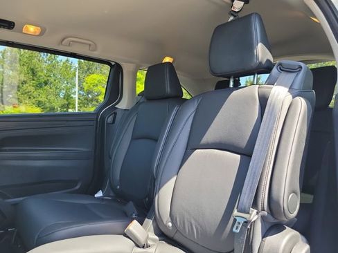 Certified 2026 Honda Odyssey EX-L image 9
