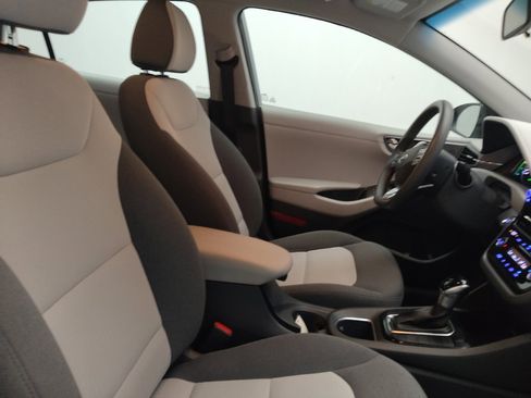 Used 2020 Hyundai Ioniq Blue FWD image 21