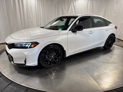 Used 2025 Honda Civic Sport image 1