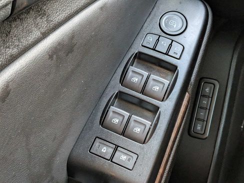 Used 2018 Chevrolet Suburban LT w/ LT Signature Package AWD/4WD image 30
