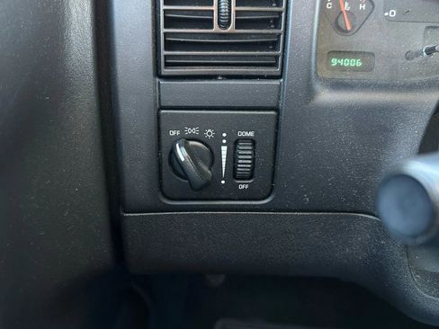 Used 2004 Dodge Dakota 2WD Club Cab w/ Tire & Handling Group image 21