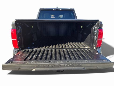 Used 2025 Toyota Tacoma TRD Off-Road image 5
