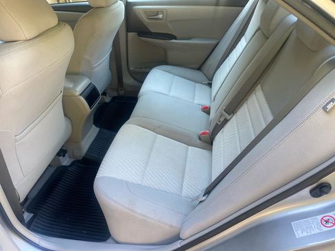 Used 2017 Toyota Camry LE FWD image 9