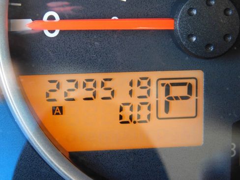 Used 2005 Nissan Pathfinder SE Off-Road w/ (P01) SE Off-Road Premium Pkg AWD/4WD image 11