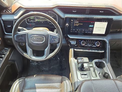 Used 2023 GMC Sierra 1500 Denali AWD/4WD image 18
