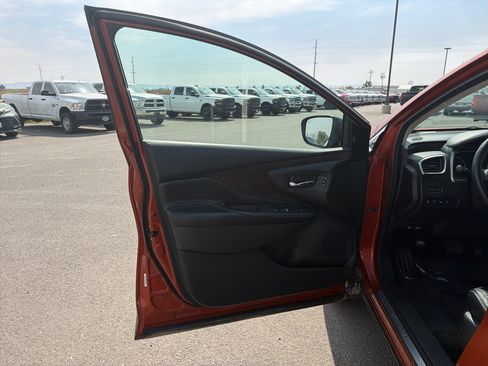 Used 2020 Nissan Murano Platinum w/ Cargo Package AWD/4WD image 13