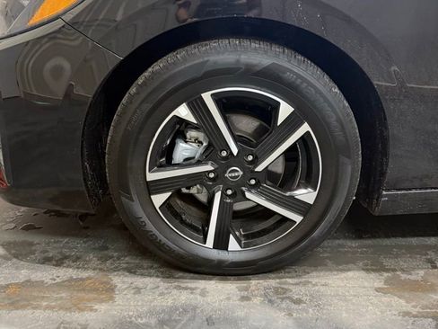 Used 2025 Nissan Sentra SV FWD image 4