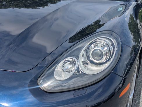 Used 2016 Porsche Panamera 4 AWD/4WD image 9