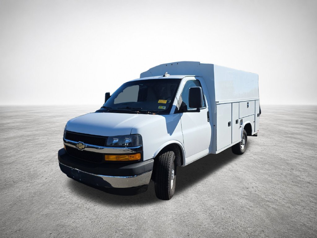 Used 2022 Chevrolet Express 3500 w/ Power Convenience Package RWD image 4