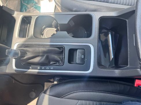 Used 2018 Ford Escape SE w/ SE Sport Appearance Package AWD/4WD image 18