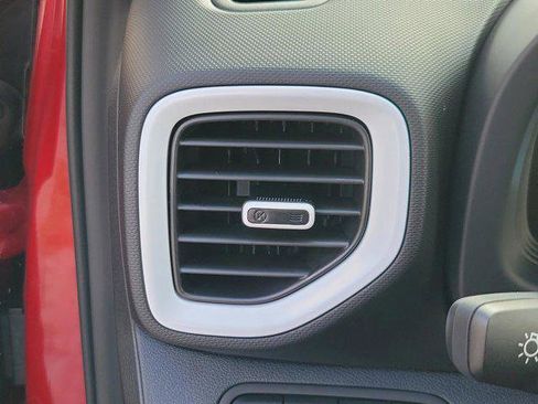 New 2025 Hyundai Venue Limited image 29