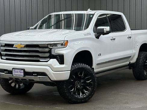 Used 2025 Chevrolet Silverado 1500 High Country AWD/4WD image 1