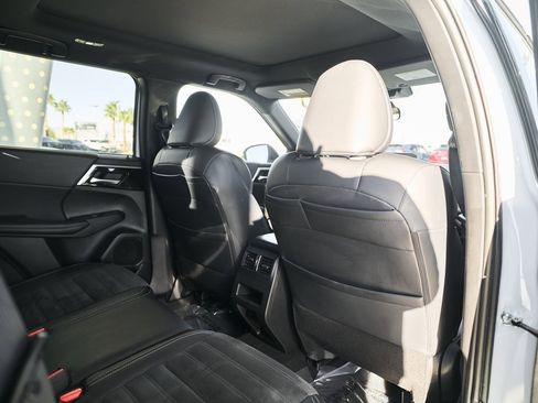 Used 2024 Mitsubishi Outlander Ralliart image 27