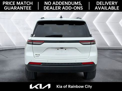 Used 2023 Jeep Grand Cherokee Altitude image 6