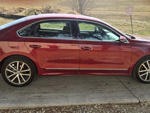 Used 2016 Volkswagen Passat 1.8T S image 10