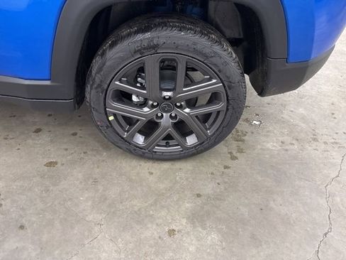 New 2026 Jeep Compass Latitude image 18