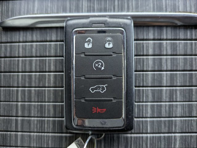 Certified 2024 Jeep Wagoneer L Series II w/ Flexible Seating Group AWD/4WD image 32